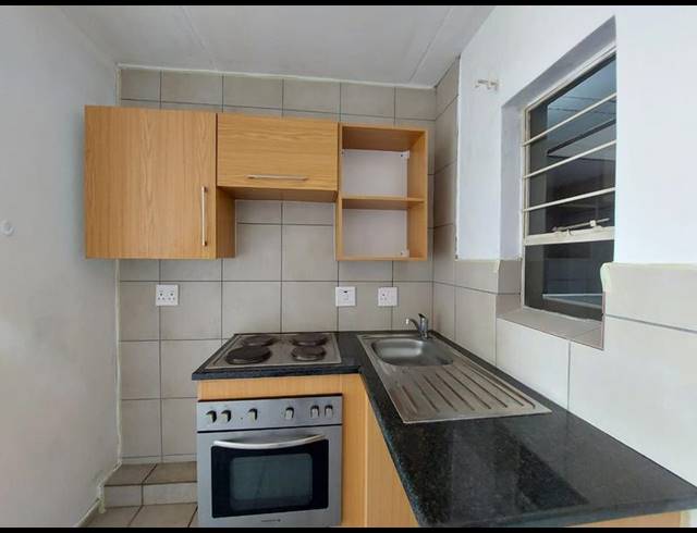 1 BEDROOM APARTMENT FOR SALE IN BRAAMFONTEIN